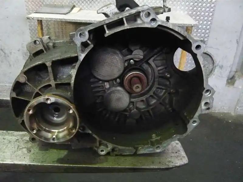 Getriebe und Differential gebraucht VW SCIROCCO (08/08-) Baujahr 2008 Ausverkauf