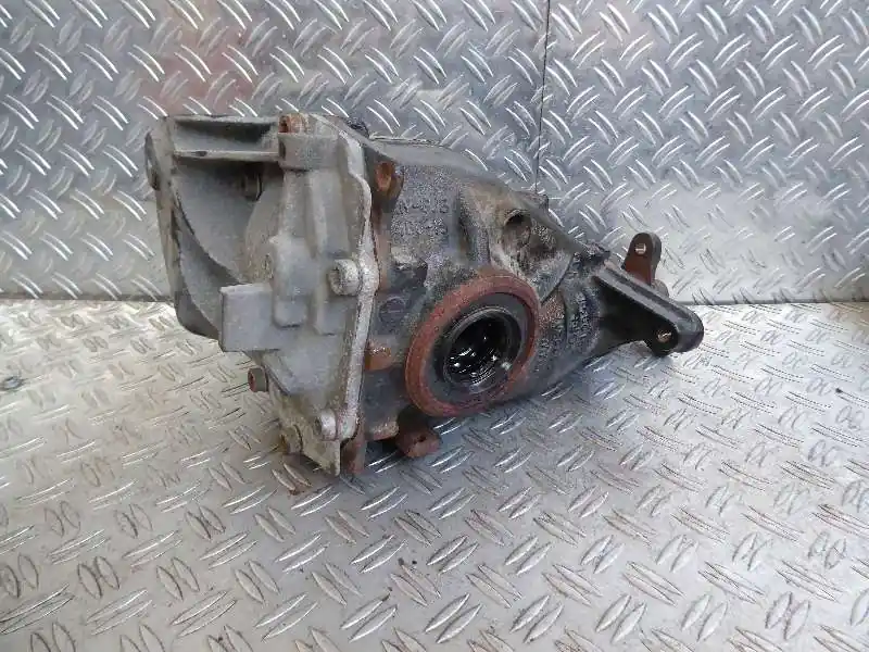 Zertifiziert Getriebe und Differential gebraucht BMW 1-ER (F20) (2011-) Baujahr 2014