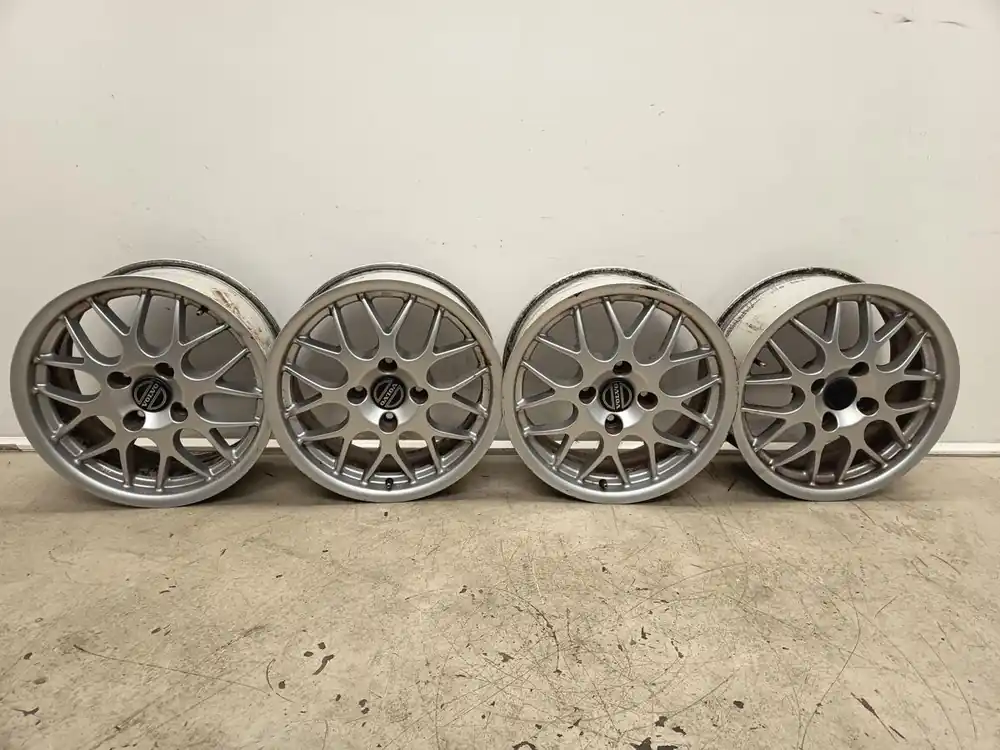 Reifen, Felgen, Räder gebraucht VOLVO S40/V40 (V, 02/96-) Baujahr 2000 Neu