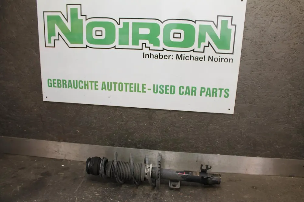 Federbeine, Achsschenkel gebraucht VW VW UP (AA/121) Baujahr 2014 Neu Im Sortiment