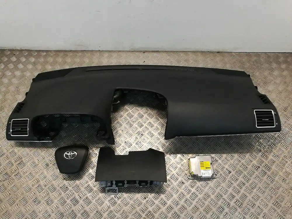 Schneller Versand Armaturen gebraucht TOYOTA AVENSIS T27 (11/08-) Baujahr 2013