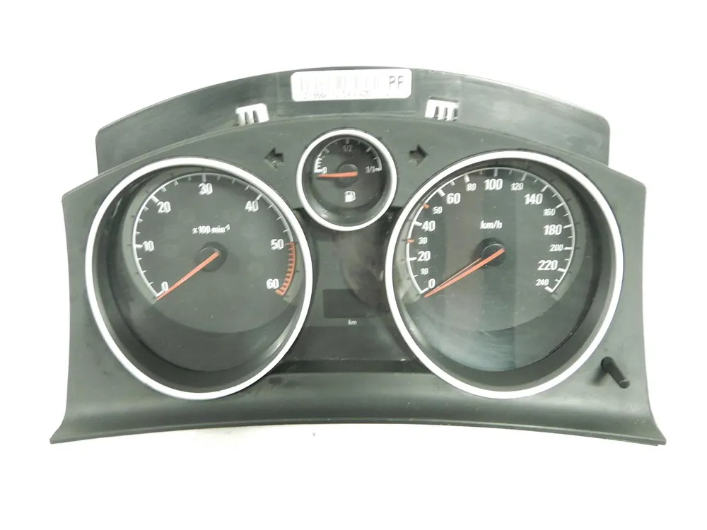 Ausverkauf Armaturen gebraucht OPEL ASTRA H GTC/OPC/TWIN Baujahr 2006