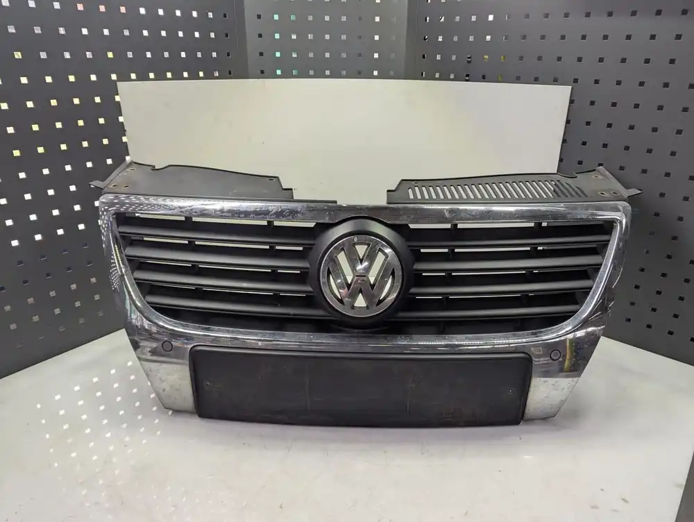 Neu Im Sortiment Grill, Emblem, Schriftzüge gebraucht VW PASSAT (3C/36) Baujahr 2009