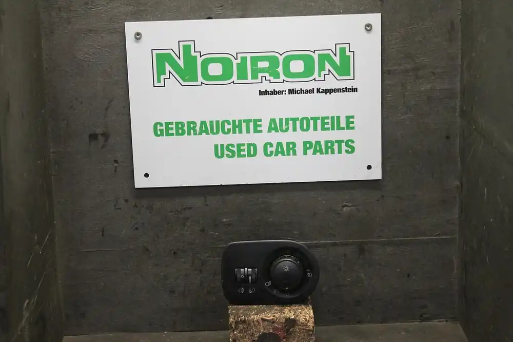 Sonstiges gebraucht SEAT LEON 1P (AB 05/05) Baujahr 2005 Markenware